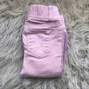 All about the detail , pink jeggings✨